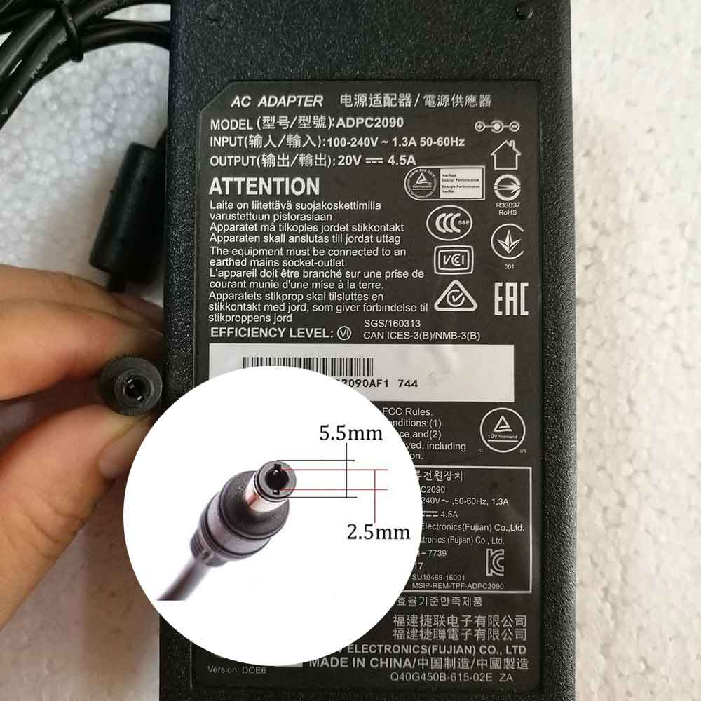 0335C2065 chargeur pc portable / AC adaptateur