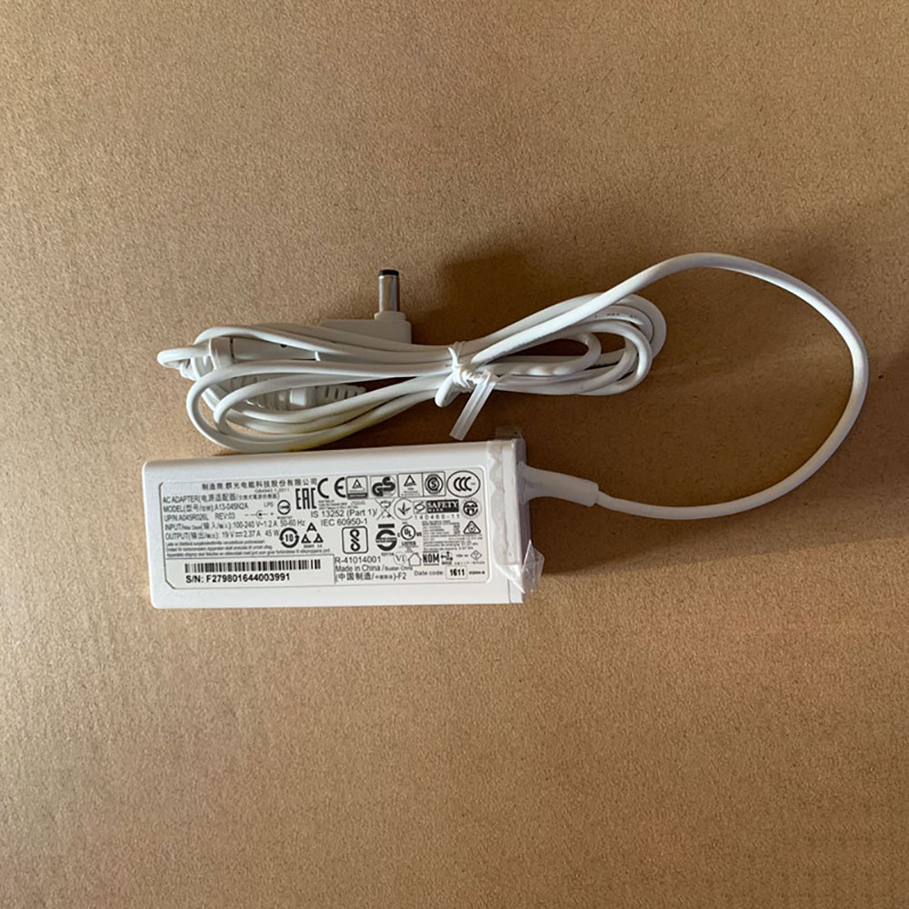A13-045N2A chargeur pc portable / AC adaptateur